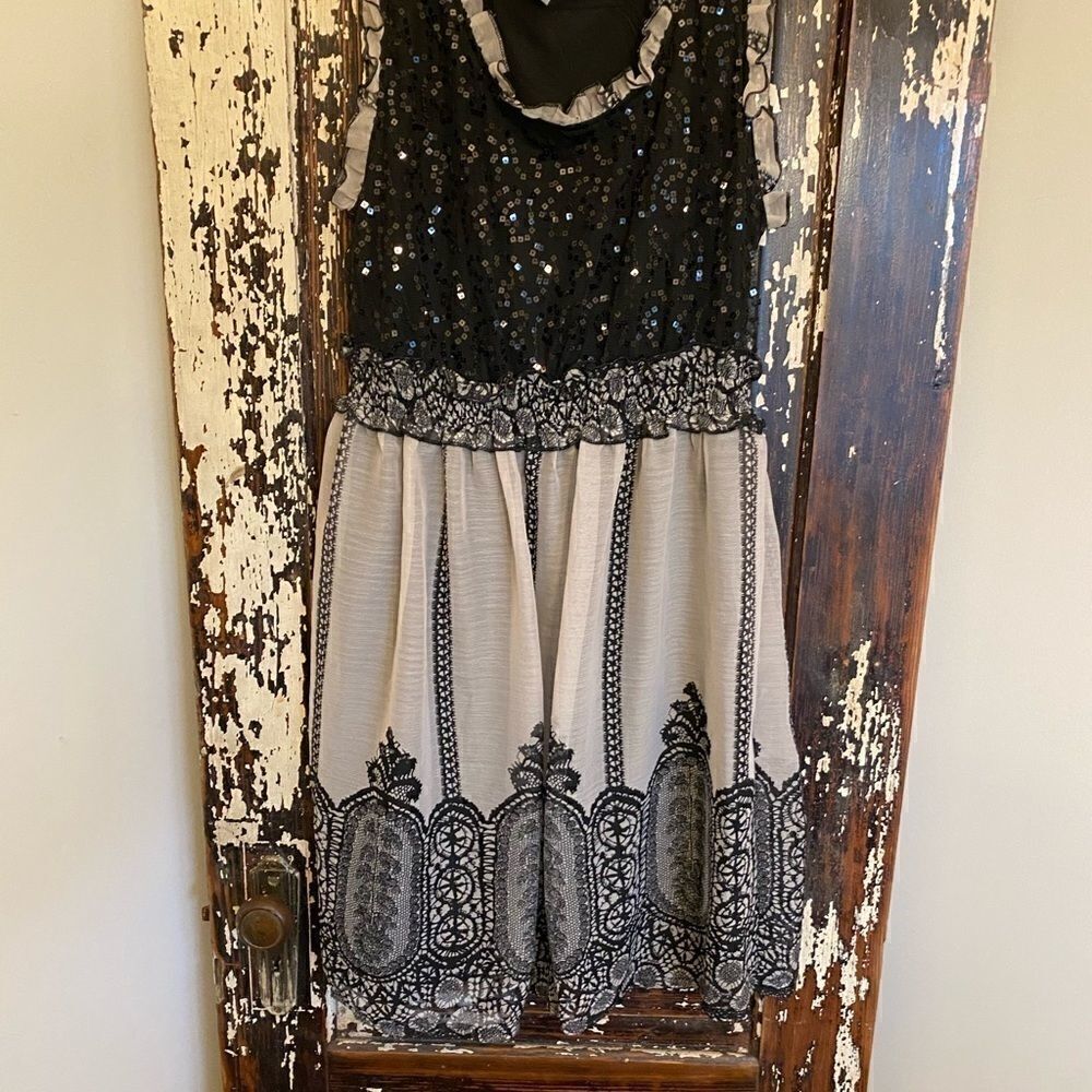 Women’s frilly and sparkly Ultra Pink Dress size Medium.